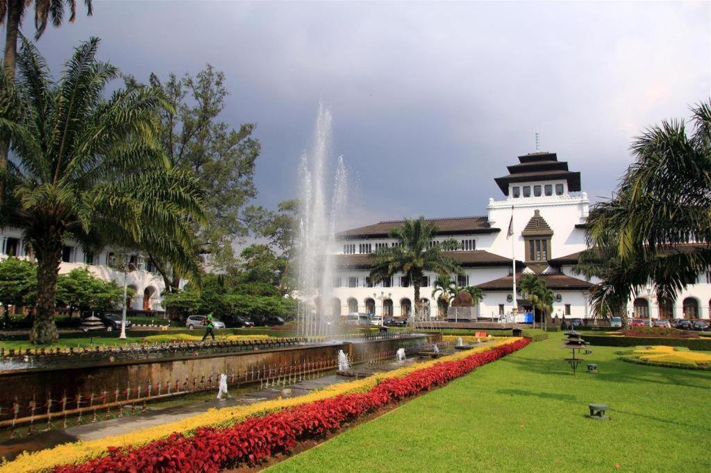 Scarlet Kebon Kawung Hotel Bandung Luaran gambar